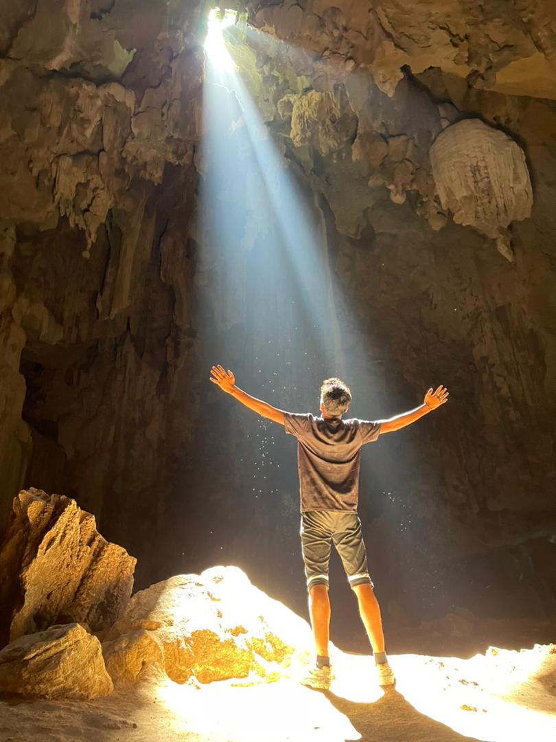 Caving (Teroka Gua)