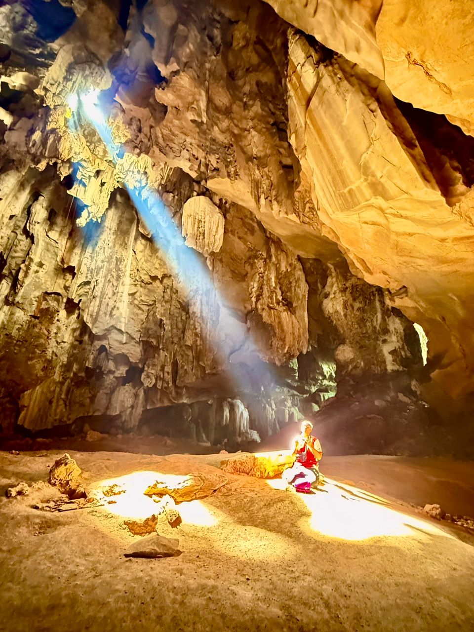 Caving (Teroka Gua)