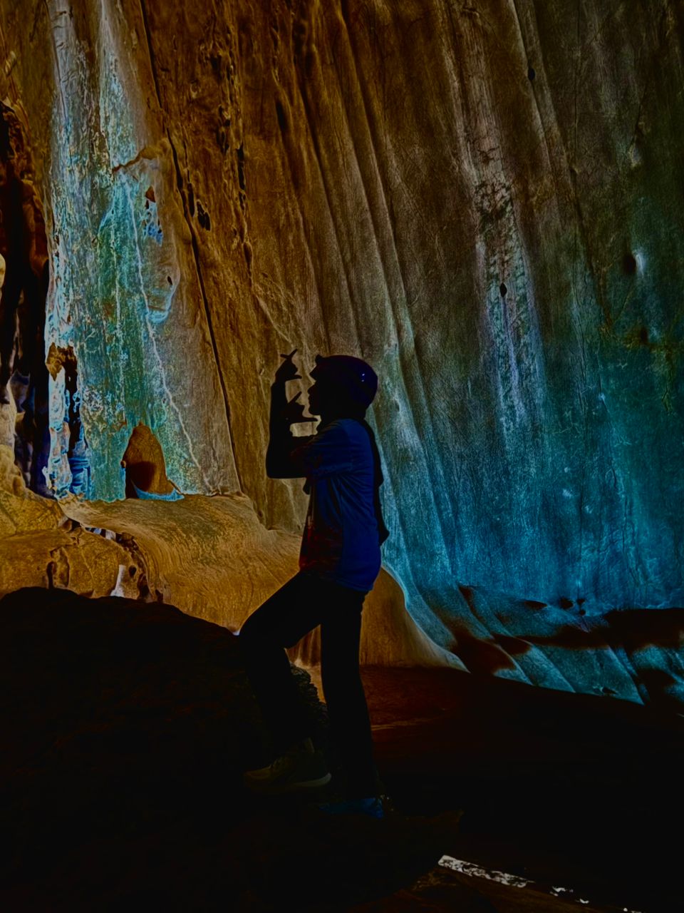 Caving (Teroka Gua)
