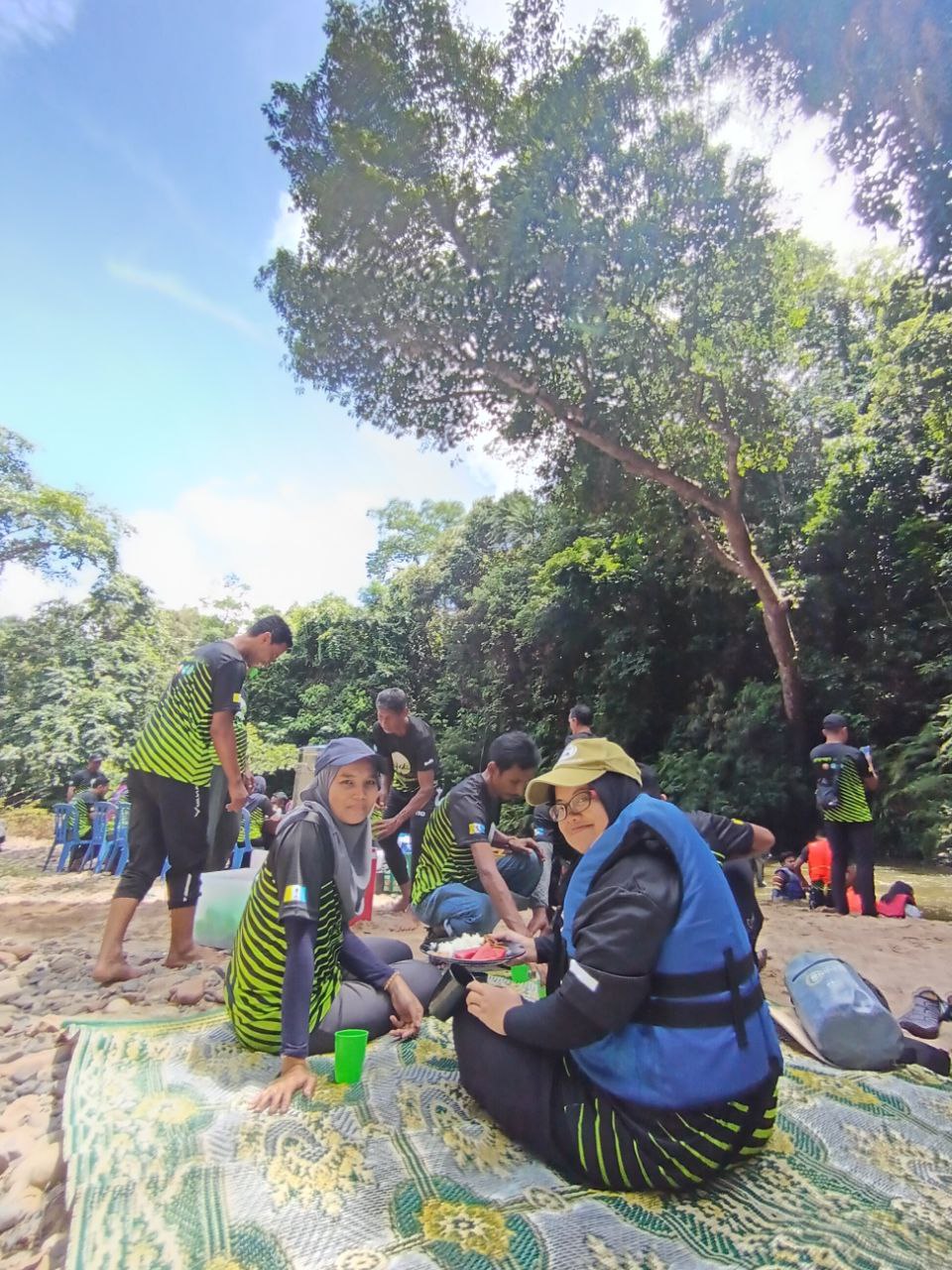 Riverside Picnic Lunch Experience 